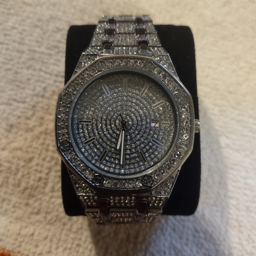 No name watch